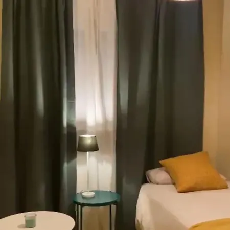 Calma - Habitación En Piso Compartido Euroviajeros *